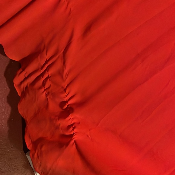 Long red formal dress - Picture 4 of 5